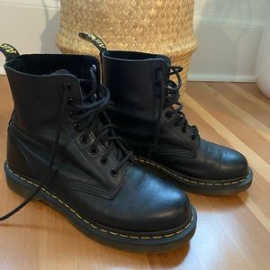 Dr Martens 1460 Pascal pebbled leather boots, sz 7